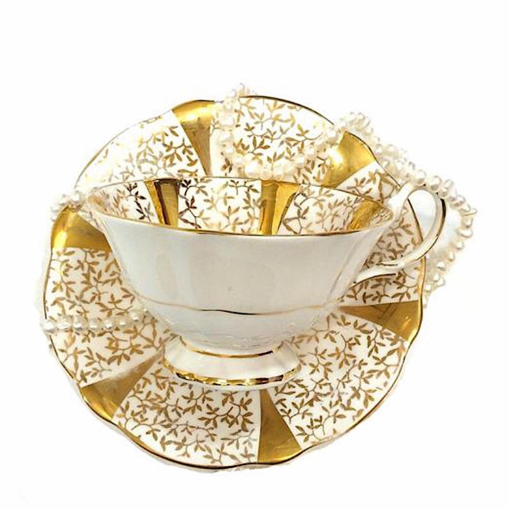 2 Sets of  Queen Anne Tea Cup & Saucer w/Gold Lace, ⭐️⭐️⭐️ - Picture 4 of 5